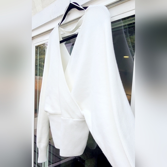 Love Tree Criss-Cross Cozy Soft White Knit Sweater Long Sleeve V-Neck - Size XL - Picture 5 of 13